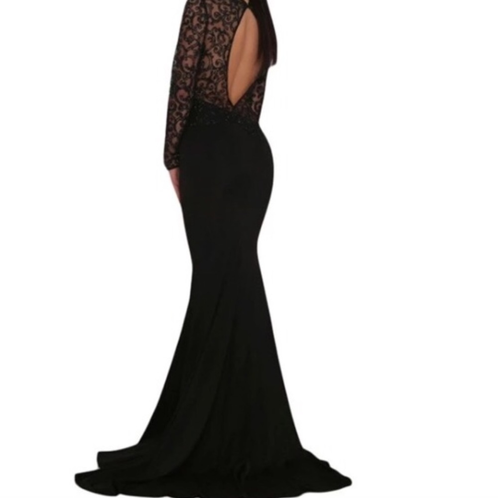 Floor length ball gown! Perfect for special events - Picture 2 of 5